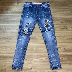 Encrypted Blue jeans w/ patch design